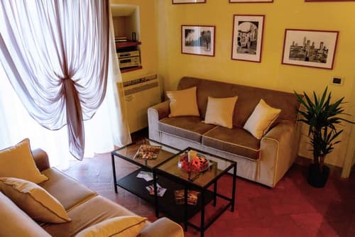 Palazzo Mari, Lobby sitting area