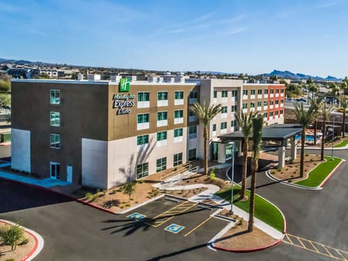 Holiday Inn Express & Suites Lake Havasu - London Bridge by IHG, Primary image