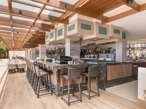 Henann Palm Beach Resort, Restaurant