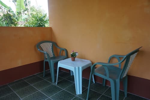 Bangsak Hut, Balcony