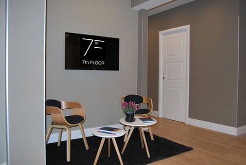 7th Floor Suite, Lobby sitting area