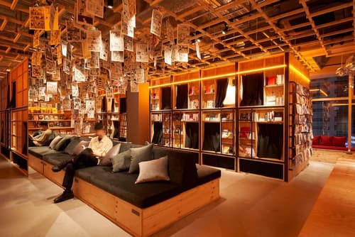 Book & Bed Tokyo Shinjuku - Hostel, Lobby sitting area