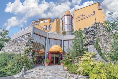 Hotel Landskron, Front of property