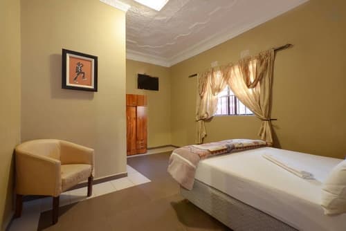 Legacy Guest Lodge, Room