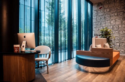 The Originals Boutique, Hôtel Maison Montmartre Paris Les Puces, Reception