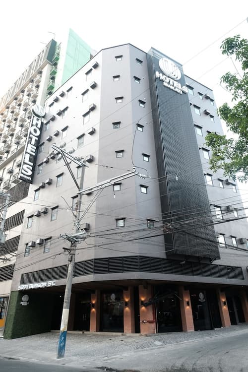 U Hotels Makati, Exterior