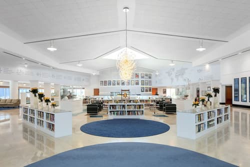 Queen Elizabeth 2 Hotel by Accor, Lobby