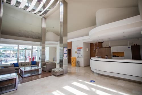 Caybeach Princess, Lobby