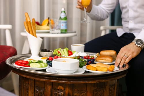 Novelty Hotel, In-room dining