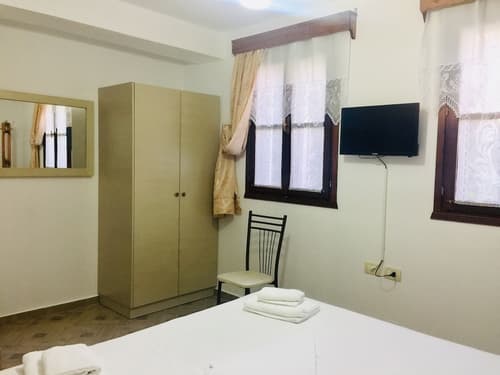 Denis Guest House, Room