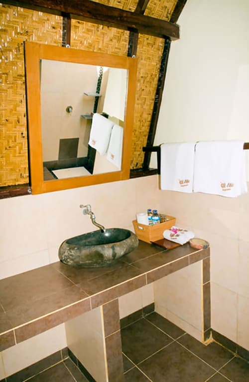 Gili Air Bungalows, Bathroom