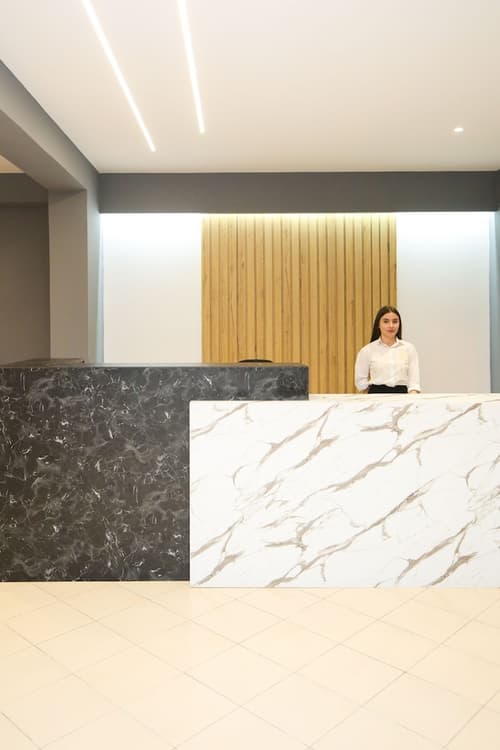 Hotel Aliko, Reception