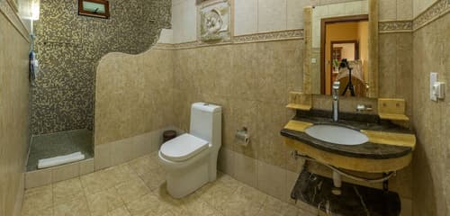 Blue Pearl Villa, Bathroom