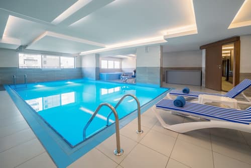 Warwick Hotel Jeddah, Indoor pool