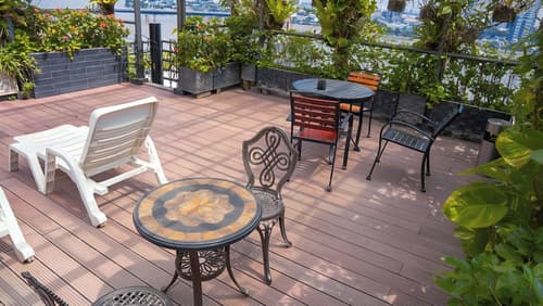 LCS Hotel & Apartment, Indoor/outdoor pool