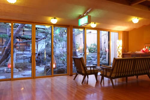 Kamei no Yu, Lobby sitting area