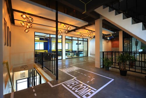 Tuk Tuk Hostel, Interior entrance