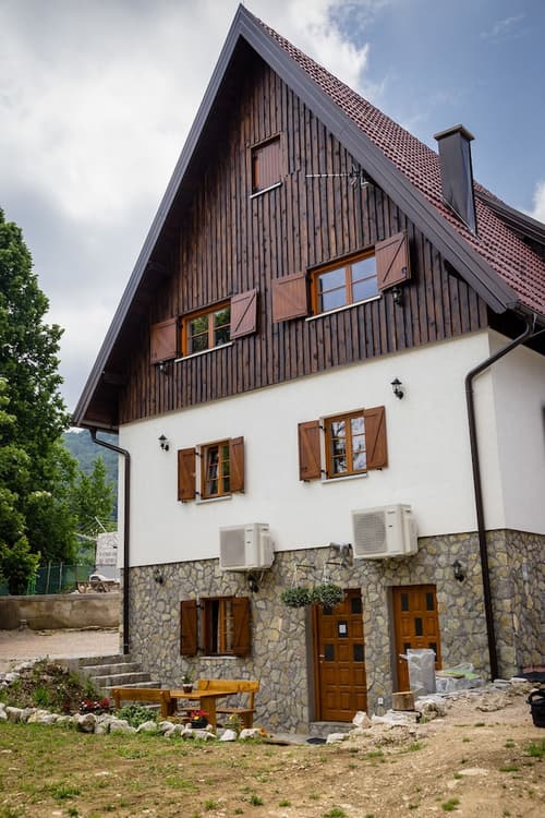 Rustic Lodge Plitvice, Interior entrance