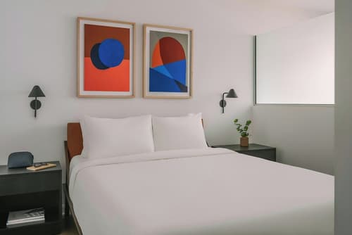 Sonder by Marriott Bonvoy Penny Lane Apartments Old Montreal, Room