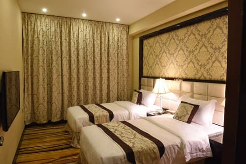 Garden Plaza Hotel, Room