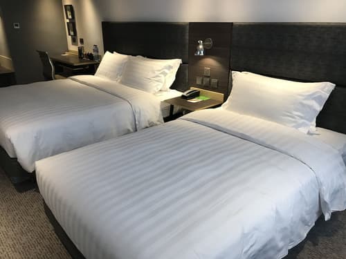 Camlux Hotel, Room