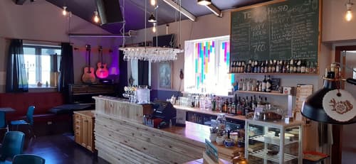 Tehúsið Hostel, Cafe