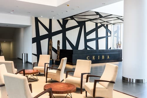 Hotel Ceiba Bissau, Lobby sitting area