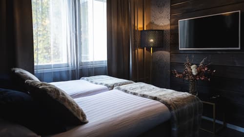 Golden Circle Suites, Room