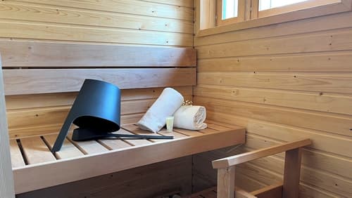 Golden Circle Suites, Room