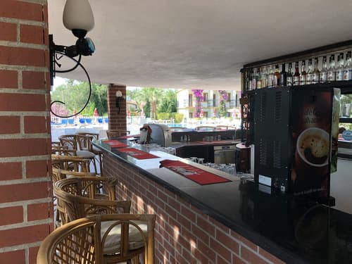 Hotel Leytur, Bar (on property)