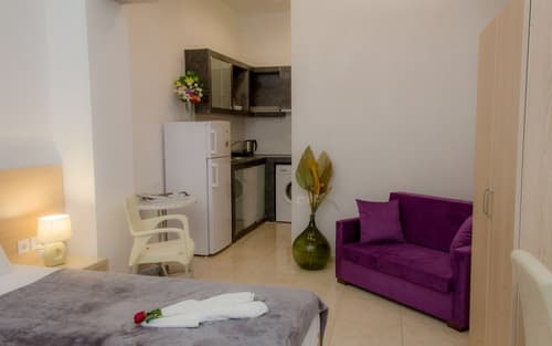 Polykratis Rooms, Room