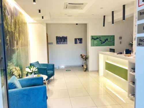 16 Lakes Hotel, Lobby sitting area