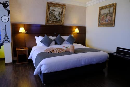 Hotel Washington, Primary image