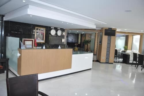 Hotel Washington, Reception