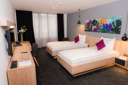 Hotel Academia, Room