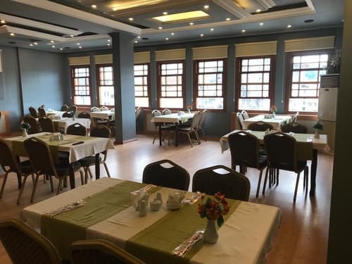 Keles Hotel, Restaurant