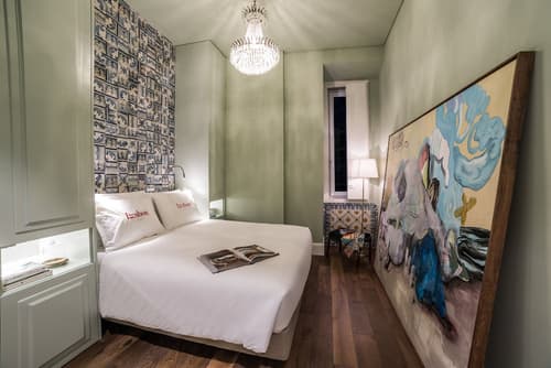 Dare Lisbon House, Room