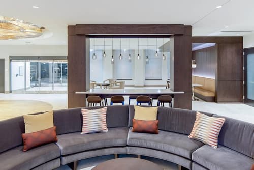 Cambria Hotel College Park, Lobby