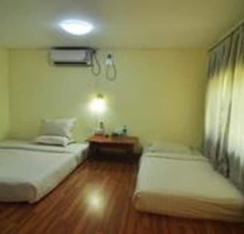 Golden Rose Guest House, Room