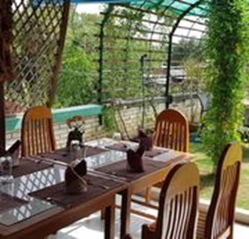 Golden Rose Guest House, Dining