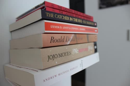 The Tilman, Interior