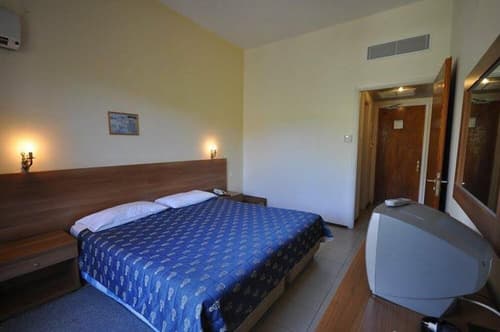 La Petite Planete, Room