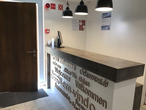 Royal Beach Hostel & Suites, Reception