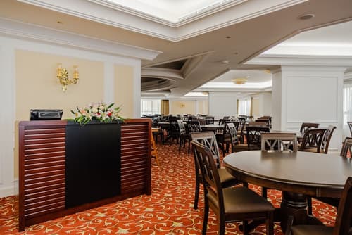 Crystal Plaza Al Majaz Hotel, Restaurant
