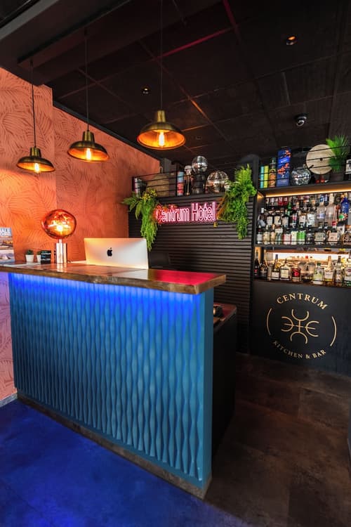 Centrum Hotel, Reception