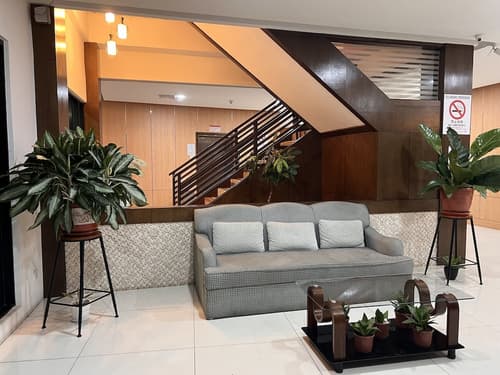 D Arc Hotel, Lobby sitting area