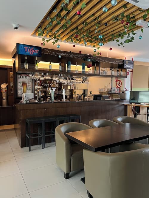 D Arc Hotel, Bar (on property)