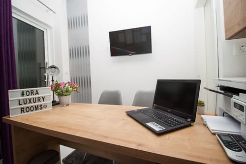 ORA Luxury Rooms, Reception