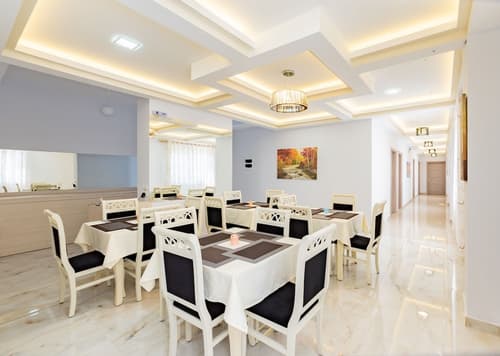 The City Gate Hotel, 