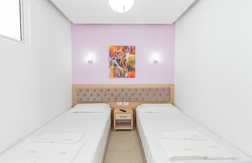 The City Gate Hotel, Room